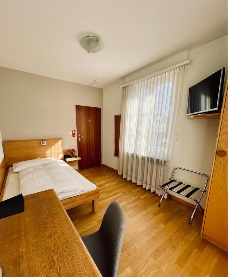 Hotel Roessli Allschwil Buitenkant foto