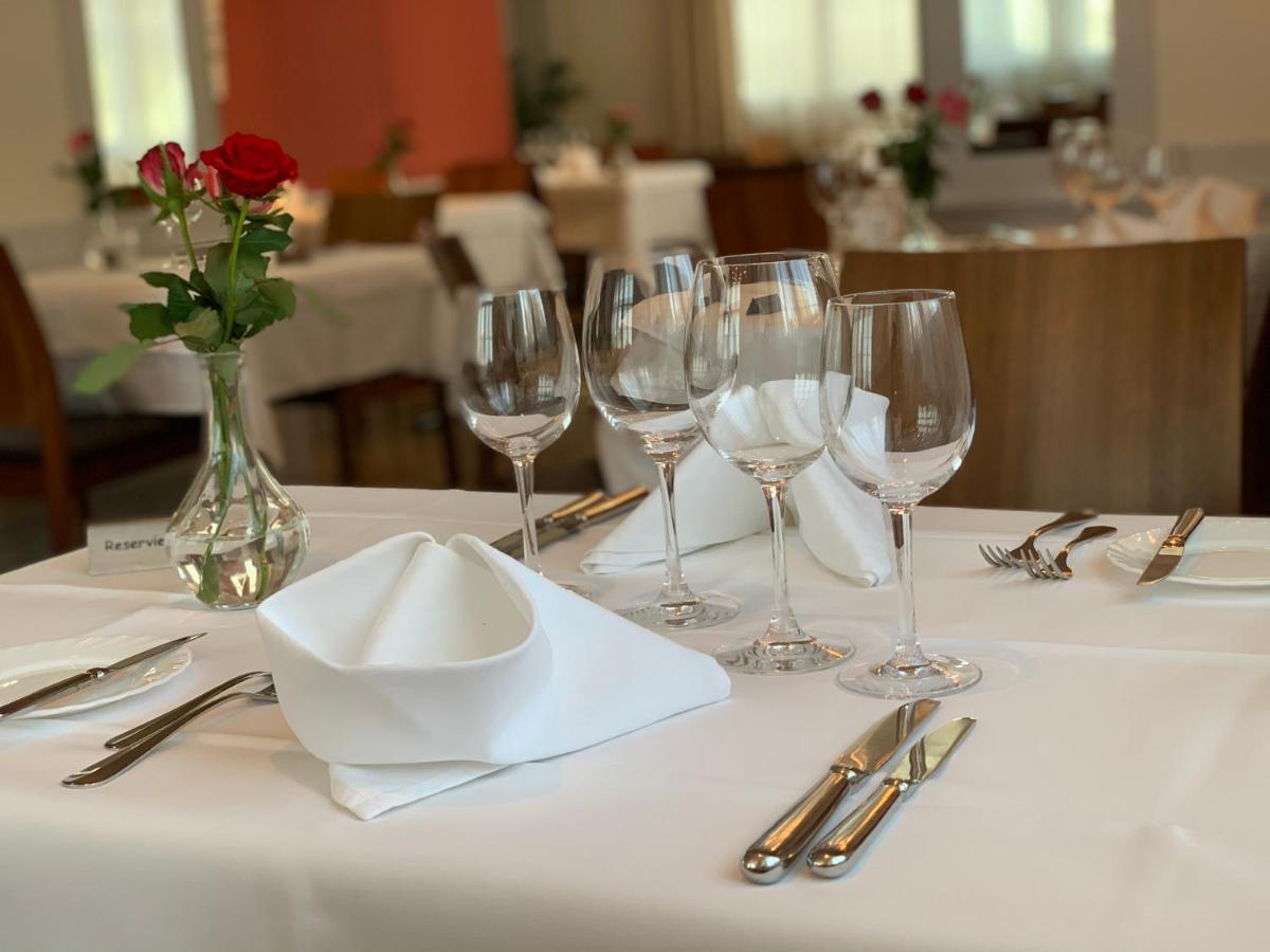 Hotel Roessli Allschwil Buitenkant foto